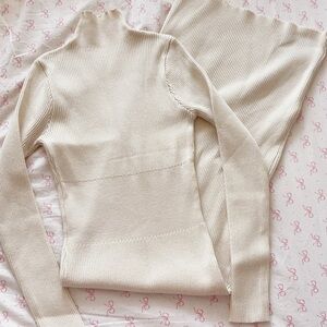 Cream Turtleneck Ribbed Women’s Sweater size xs